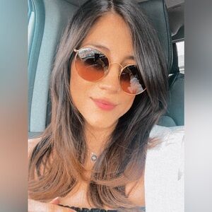 Meet your Posher, Yessika